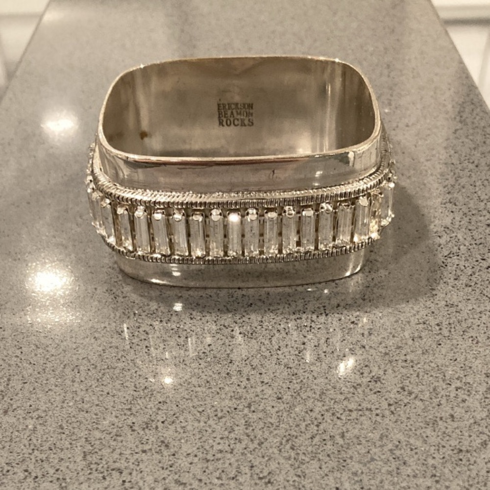 ERICKSON BEAMON Rocks Crystal Bangle - Picture 3 of 5